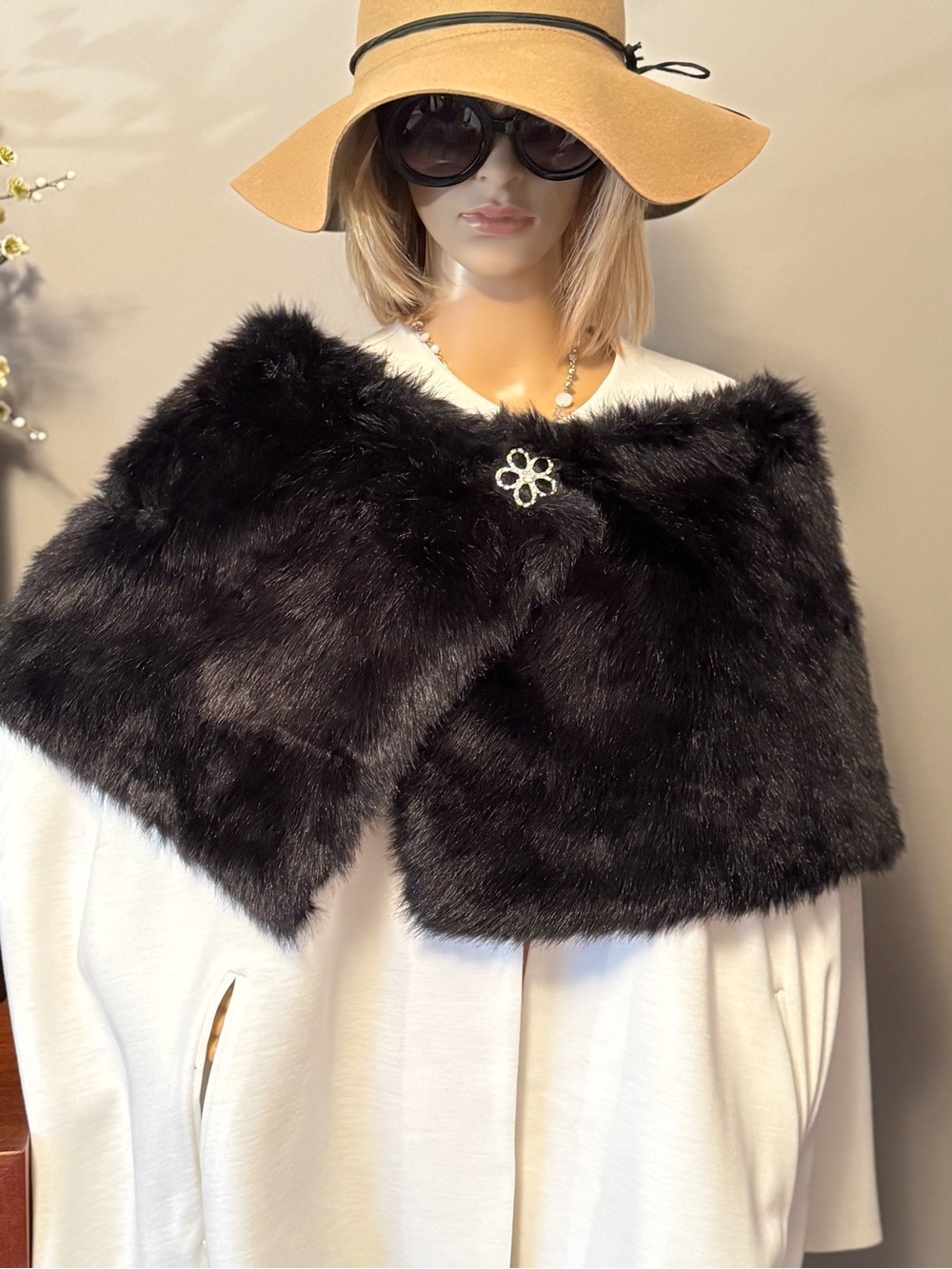 Elegant Black Faux Fur Shawl Women's Accessory